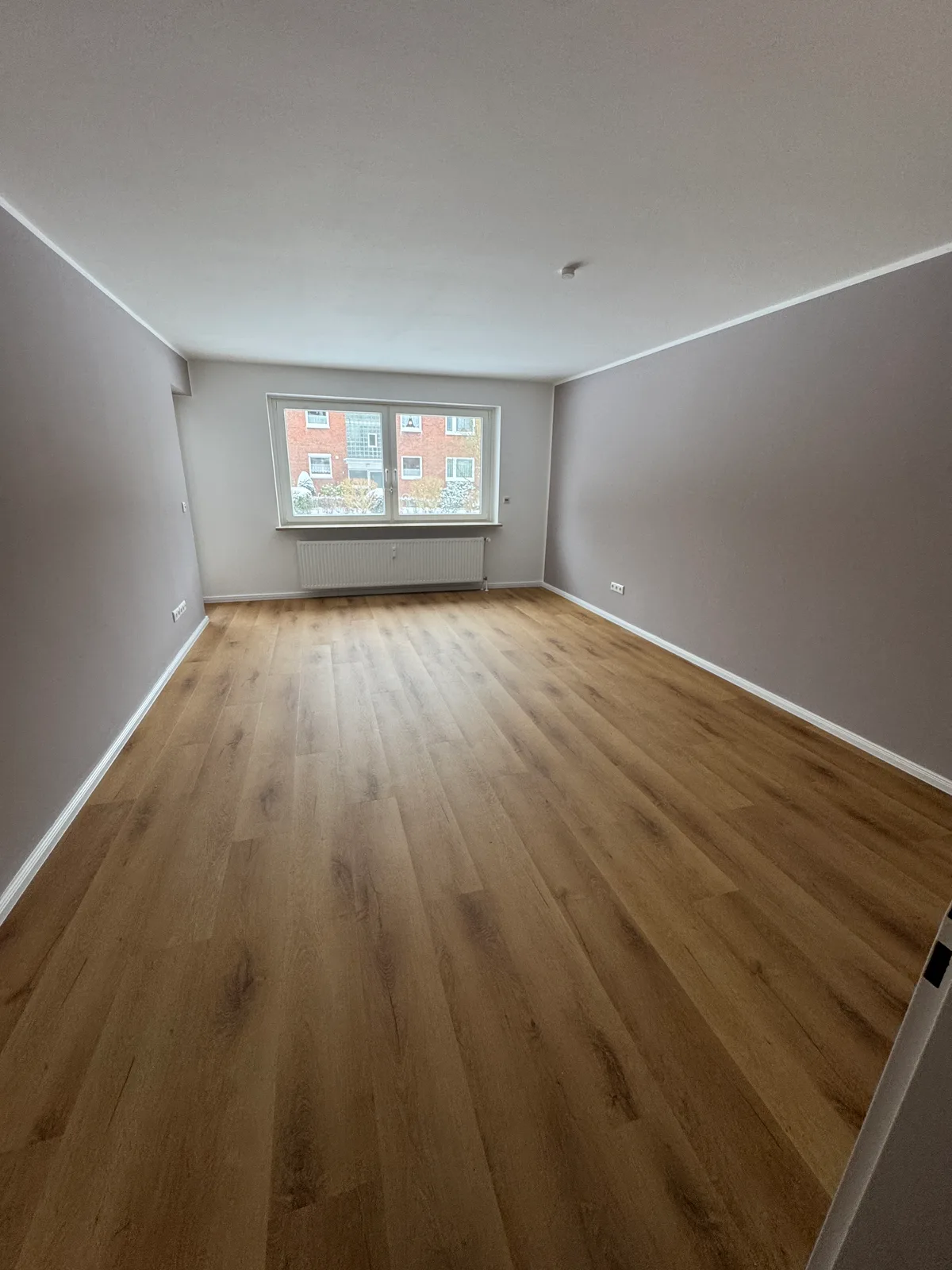 Malerarbeiten Niendorfer Straße – Wohnung frisch gestrichen